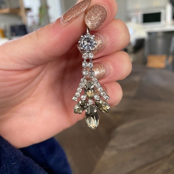 Dangling Earrings - Picture 3 of 5